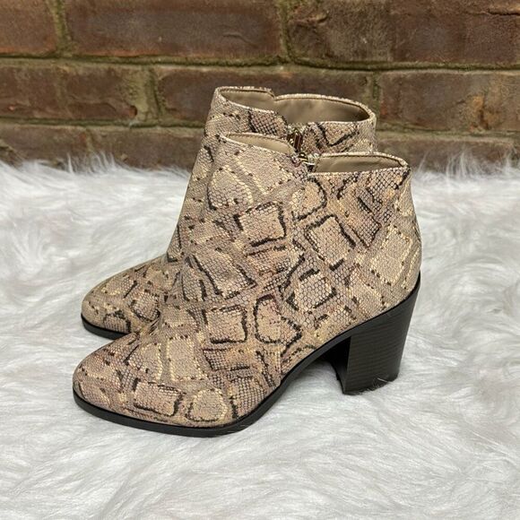 Bamboo Women’s Snakeskin Heeled Bootie Size 8 NEW - Picture 3 of 8
